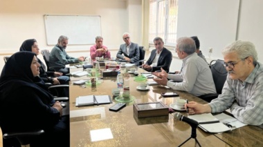 نشست تخصصی  در موسسه تحقیقات علوم باغبانی کشور آغاز گفتمان علمی برای تحول گلخانه ها