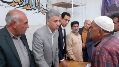 برپایی میز ارتباطات مردمی در مصلی المهدی زابل (پاسخگویی بی‌واسطه مدیران به مطالبات مردمی)